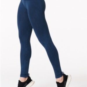 NUX - NWT - Mesa Leggings